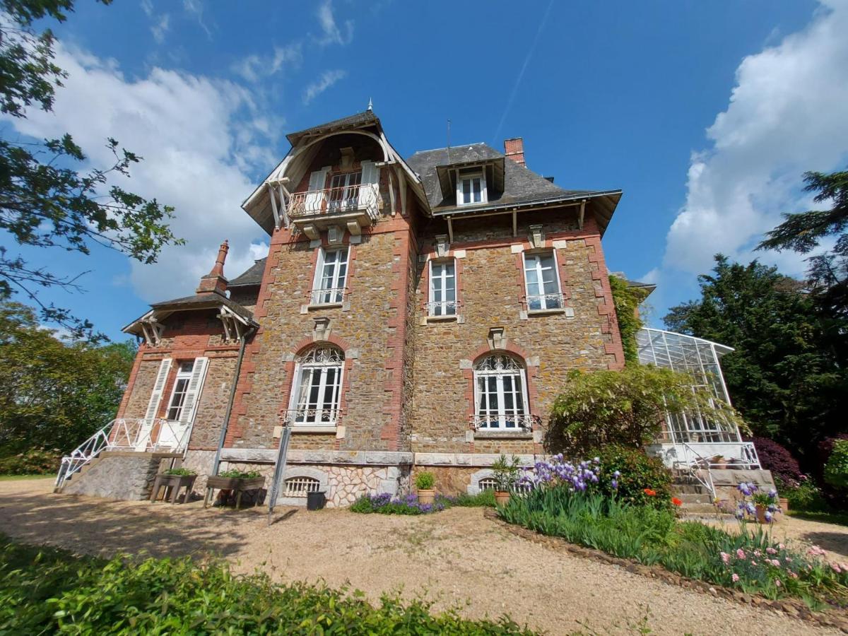 Le Manoir Des Rochers Bouere Eksteriør bilde