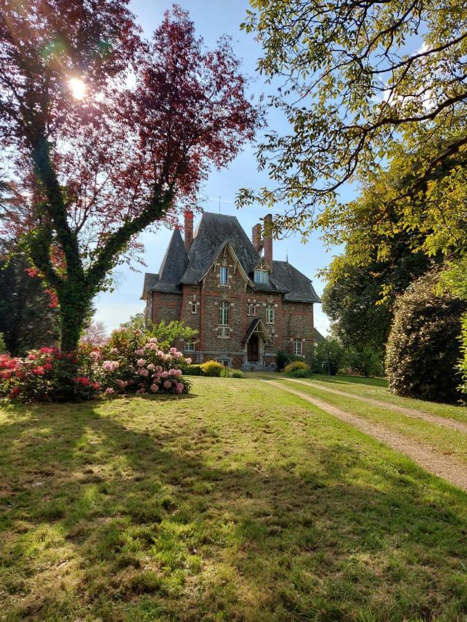 Le Manoir Des Rochers Bouere Eksteriør bilde